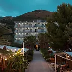 Hotel Blue Days